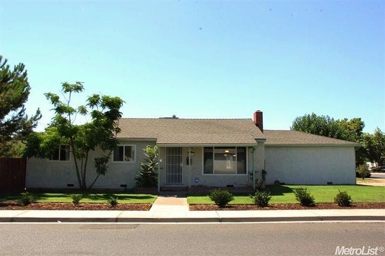 1st image of 2621 Brownell Ave