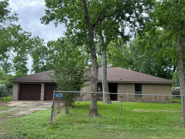 1609 Forrest Dr, Wharton, TX 77488