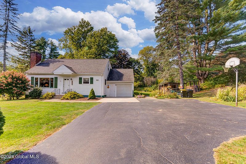 3rd image of 323 Dunnsville Road