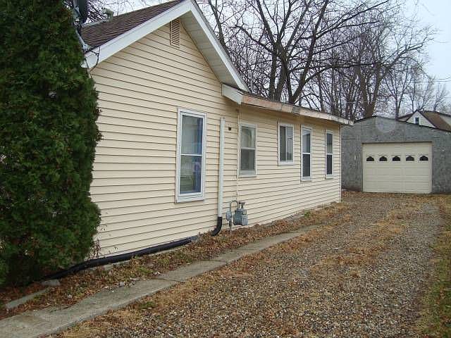 2nd image of 709 Jackson St