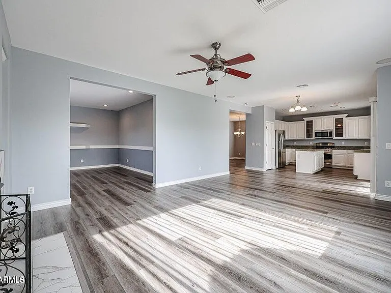 10863 W Washington St — Photo 10
