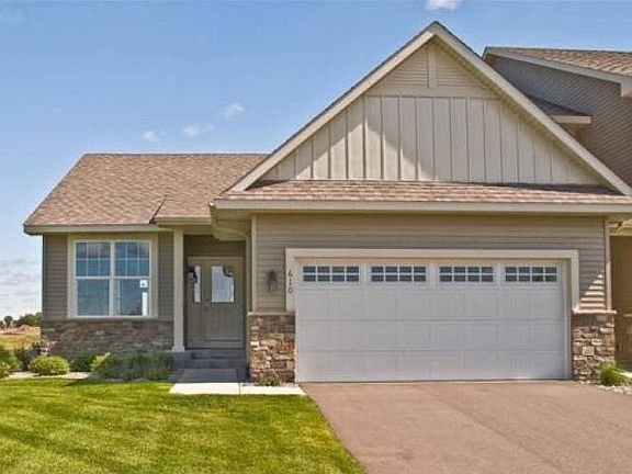 2nd image of 604 Forest Hills Ln