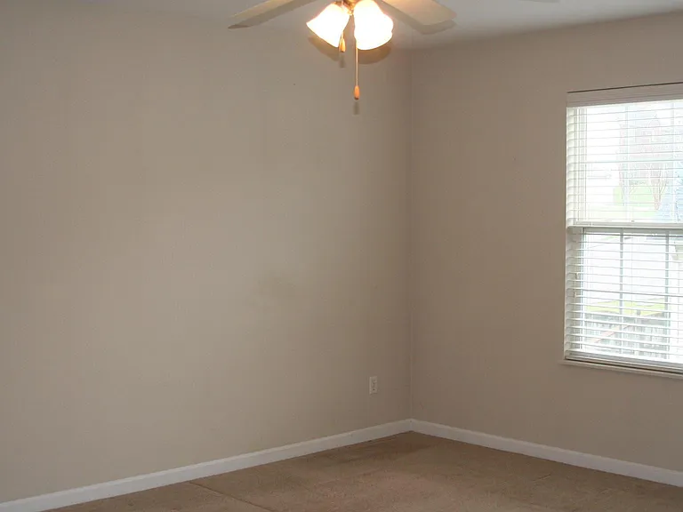 541 Mountain Pass Ln — Photo 17