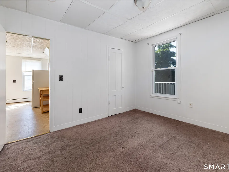 95 Sunnyside Ave