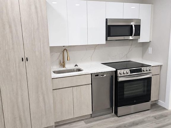 2nd image of 536 51st St APT 3