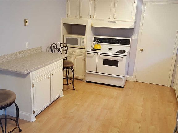 4th image of 522 Glenpark Dr