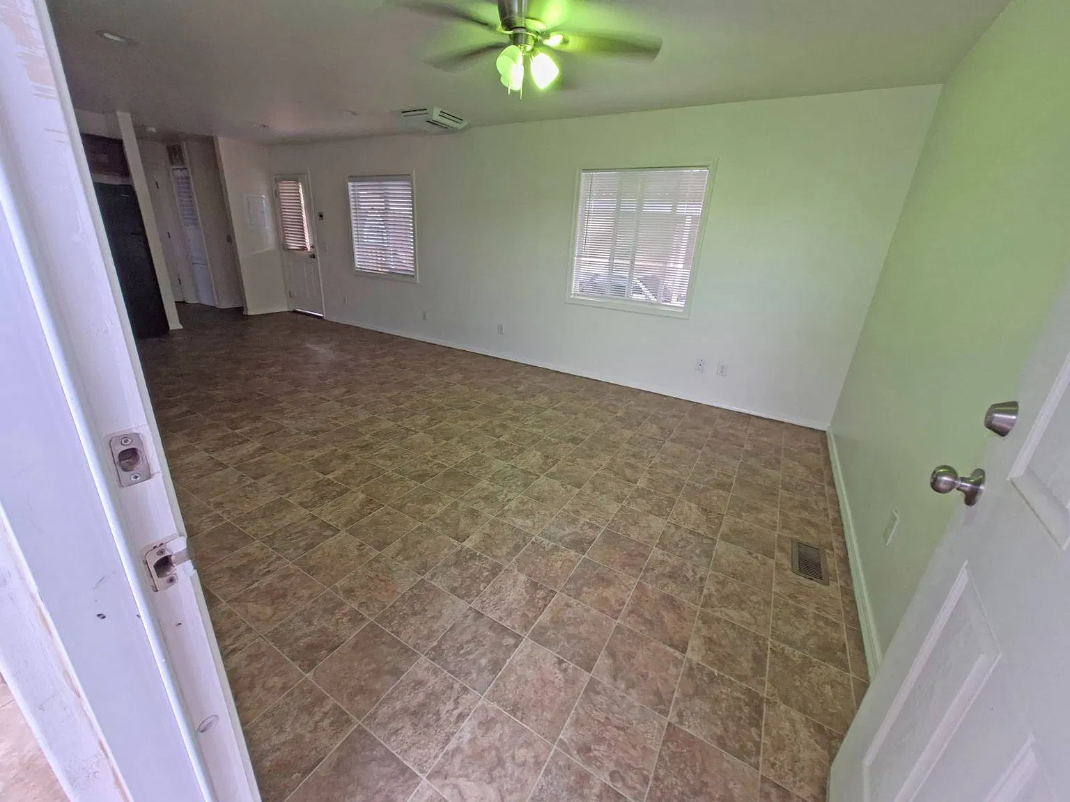 2 bed, 1.0 bath, 675 sqft, $1,350 — Photo 4