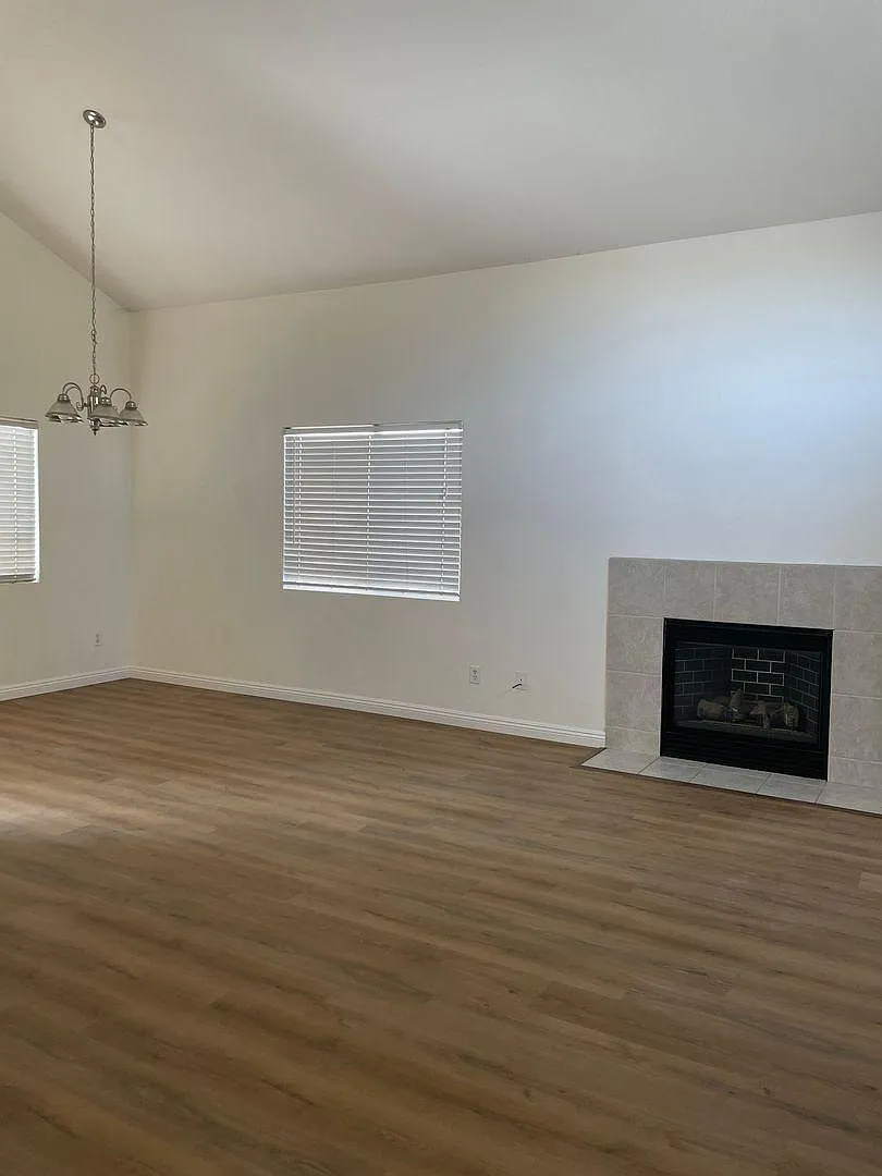 4 bed, 1707 sqft, $2,495 — Photo 3
