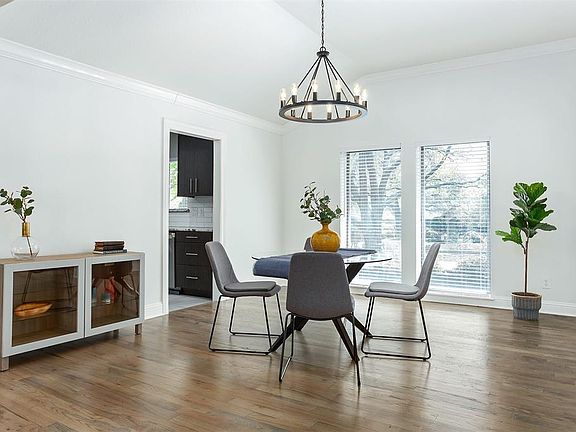 4th image of 6571 Briarmeade Dr