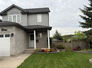 124 Prosperity Dr, Kitchener, ON N2E4E8