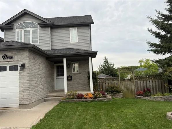 124 Prosperity Dr, Kitchener, ON N2E 4E8