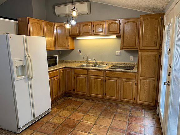 5th image of 8322 York Dr #R