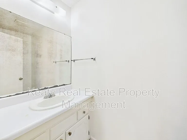 201-1 Fox Run Ave — Photo 9