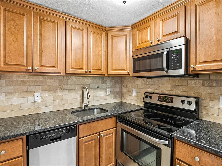 11 Ridge Rd #3 — Photo 3