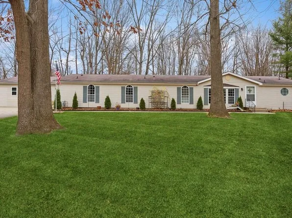 9185 California Rd, Bridgman, MI 49106