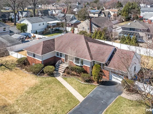 776 Walnut St, New Milford, NJ 07646