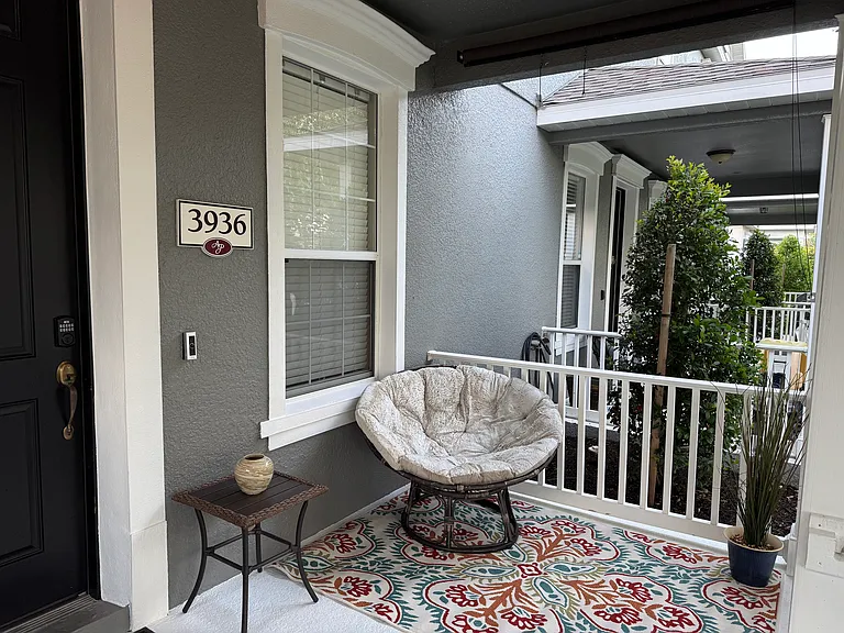 3936 Cleary Way — Photo 3