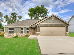 1209 Sheila Ann Dr, Carthage, MO 64836