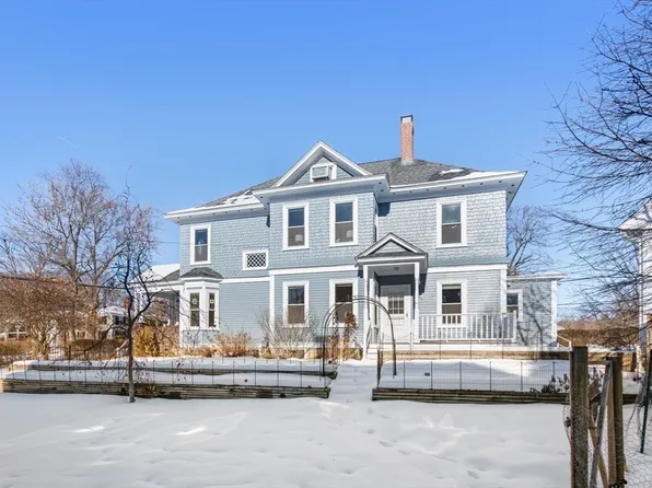 75 Elm St, Andover, MA 01810