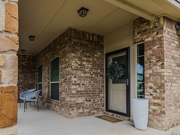 2nd image of 5513 Tama Dr