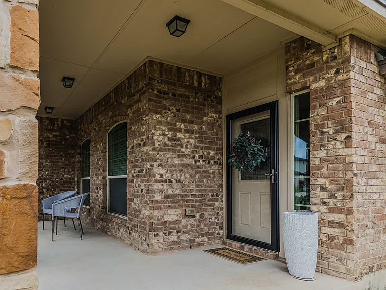 5513 Tama Dr — Photo 1