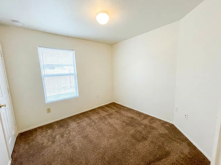 15418-15420 Kamary Ln — Photo 14
