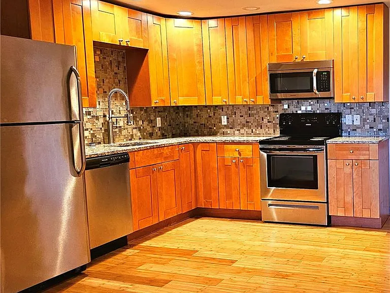 231 Reynolds Rd #11 — Photo 3