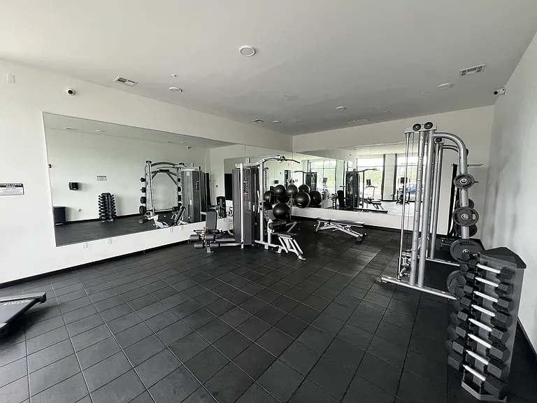 239 Freeway Dr E #5 — Photo 15