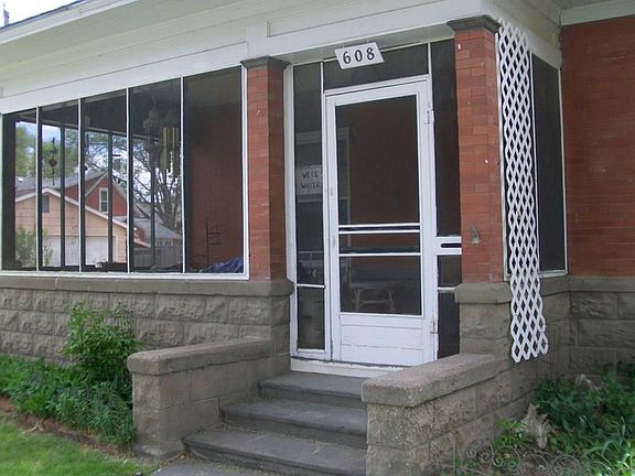 2nd image of 608 Maple Ave