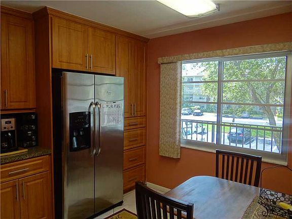 3rd image of 901 SW 128th Ave APT 206E