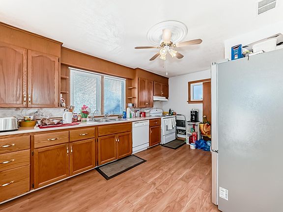 4th image of 9716 162nd St NW