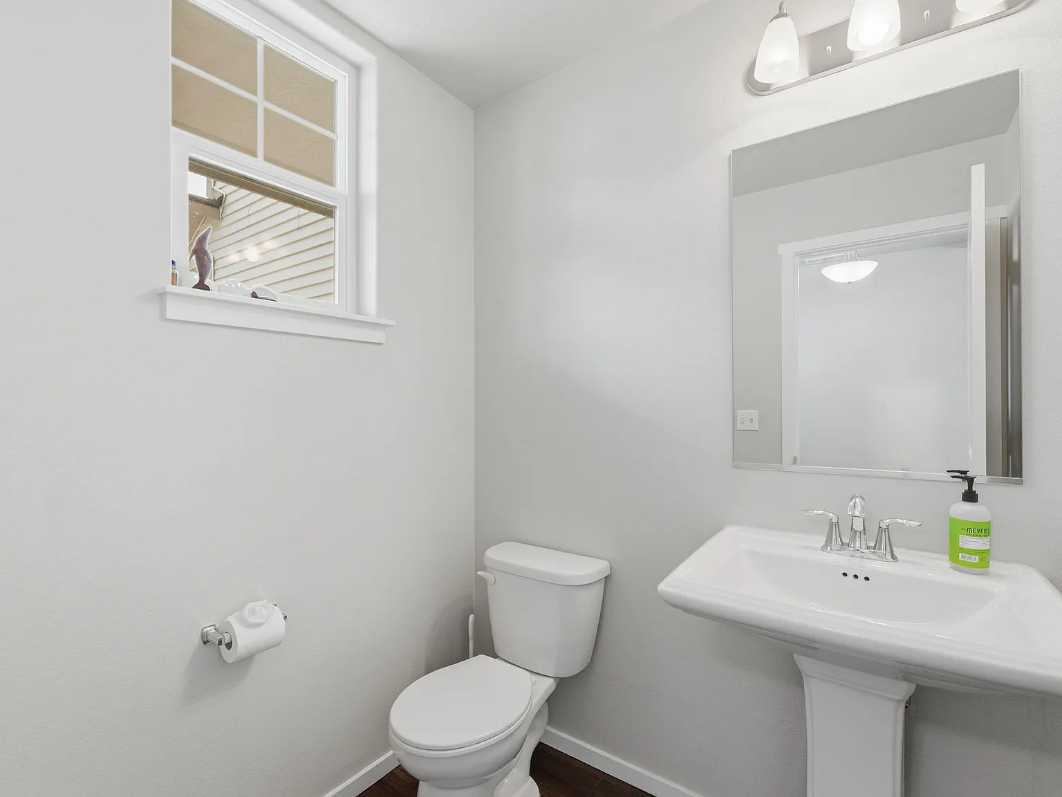 3 bed, 2.5 bath, 1789 sqft, $2,325 — Photo 3