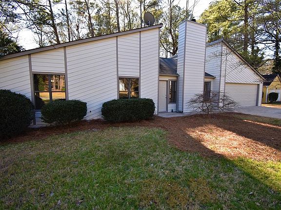 2nd image of 126 River Oaks Dr
