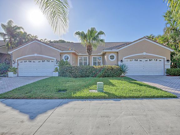 3rd image of 4709 Carlton Golf Dr