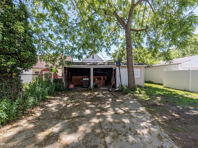 2035 Chesterland Ave #DOWN — Photo 3