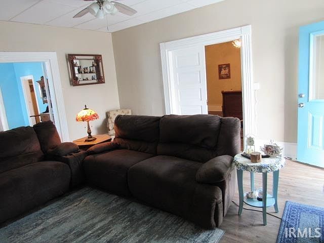 Listing photo 5