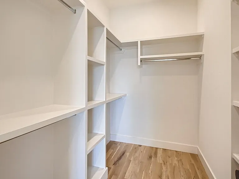 265 Riverside Dr #B — Photo 22
