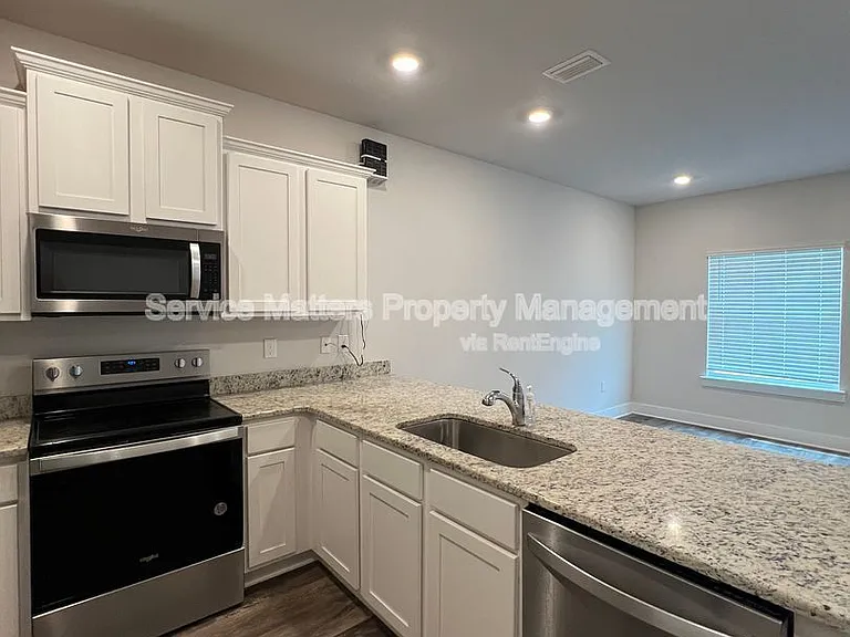 1615 Iroquois Ct — Photo 12