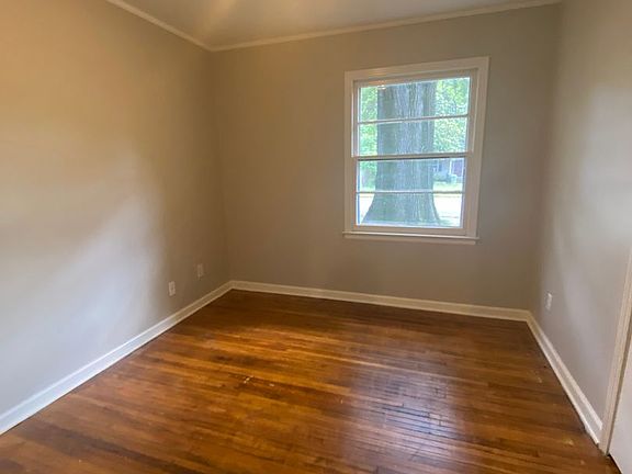 5th image of 1308 Weymouth St