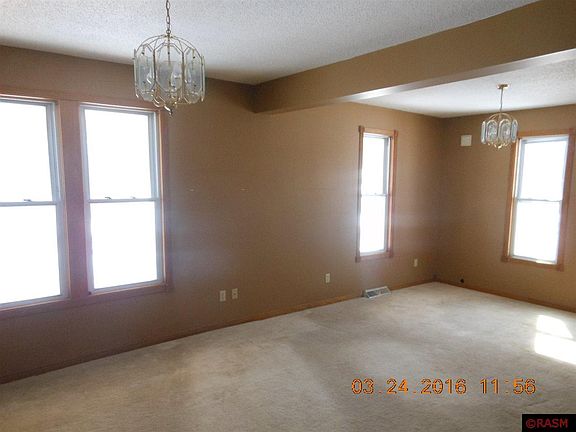 5th image of 207 W Pleasant St