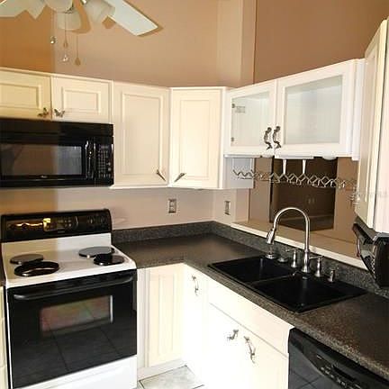 4th image of 8403 Gardens Cir #102