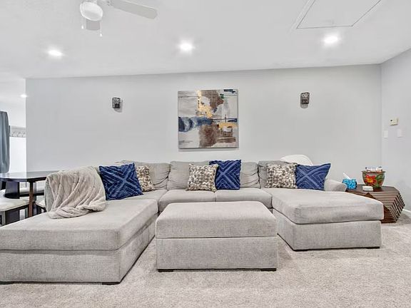4th image of 3786 Broadway St #4
