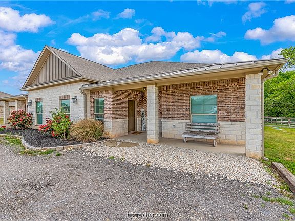 2nd image of 4011 Golden Eagle Dr #B