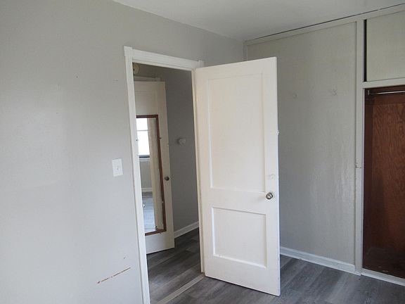5th image of 493 W Glendale St