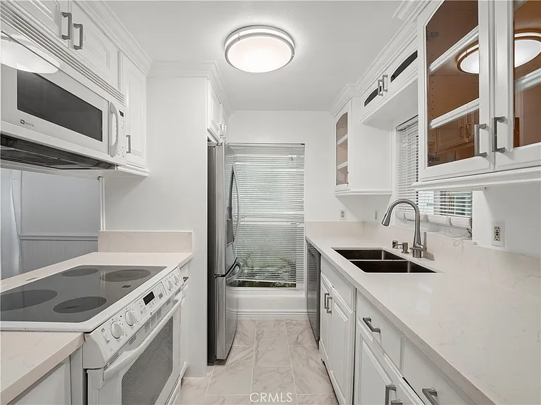 18411 Hatteras St #138 — Photo 1