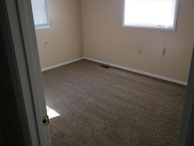 305 Virginia Ave — Photo 5