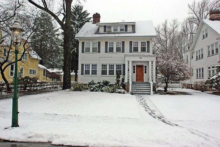 1st image of 9 E Clark Pl