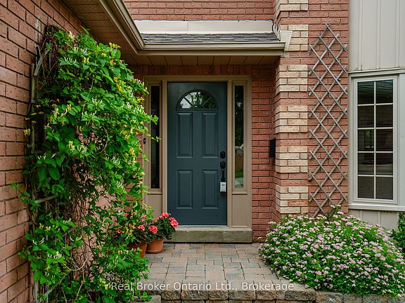 2nd image of 167 Luckport Cres