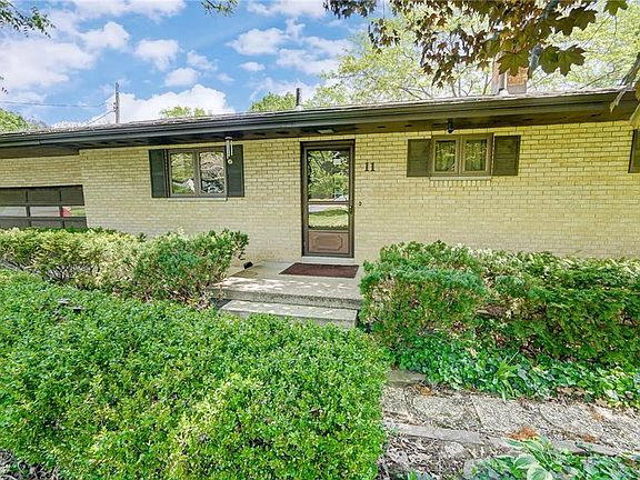 5th image of 11 Henrick Dr