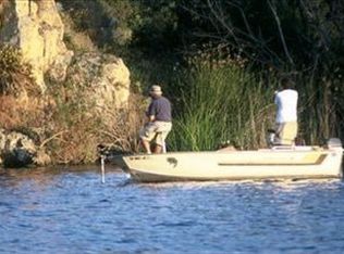 182 E Lower Lake Rd, Thousand Oaks, CA 91361